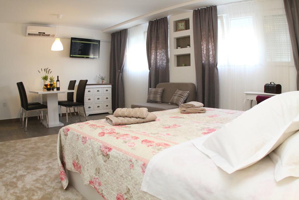 Studio Apartments Mirakul Split Pokoj fotografie